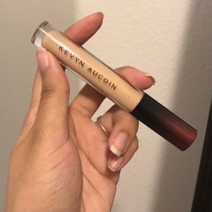 Kevyn aucoin concealer